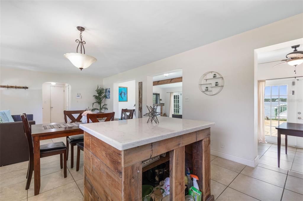 Active With Contract: $695,000 (2 beds, 1 baths, 1260 Square Feet)