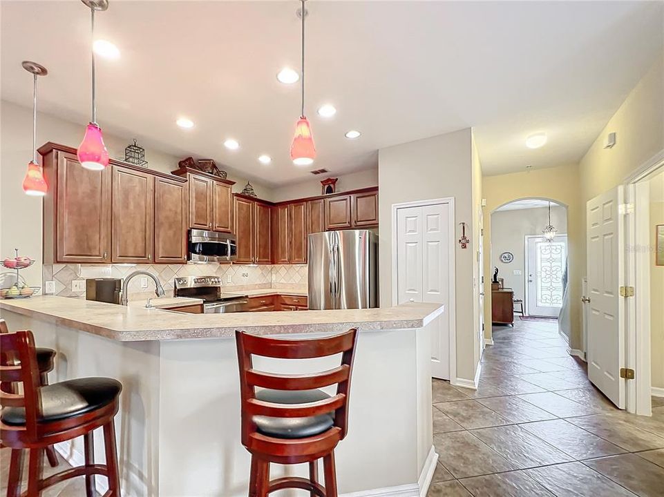 Active With Contract: $392,916 (3 beds, 2 baths, 1644 Square Feet)