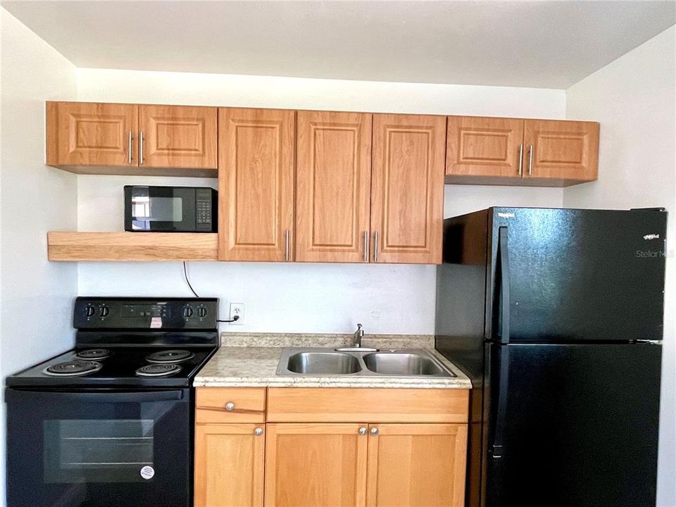 For Rent: $1,300 (1 beds, 1 baths, 400 Square Feet)