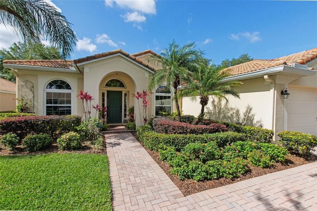 Active With Contract: $714,900 (4 beds, 3 baths, 2184 Square Feet)