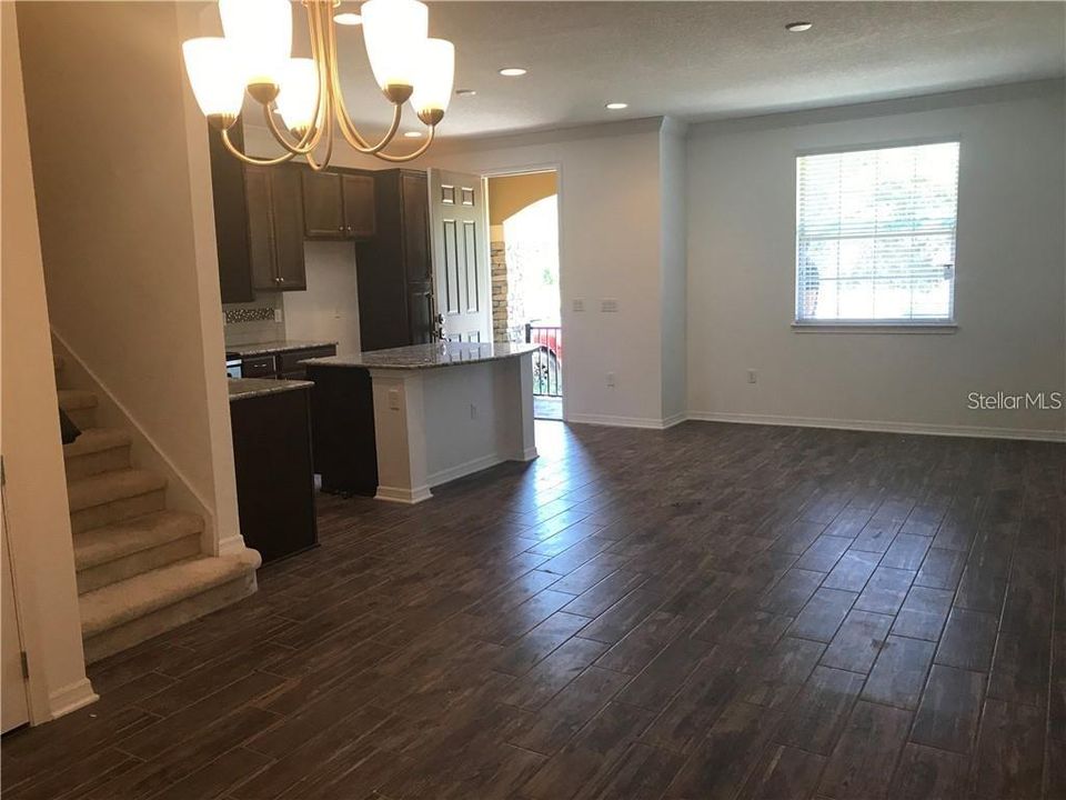For Rent: $2,550 (3 beds, 2 baths, 1456 Square Feet)