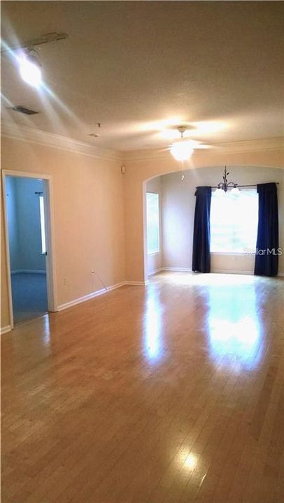For Rent: $2,250 (2 beds, 2 baths, 1214 Square Feet)