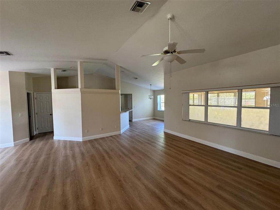 For Rent: $2,300 (3 beds, 2 baths, 1712 Square Feet)