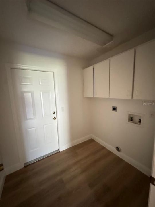 For Rent: $2,300 (3 beds, 2 baths, 1712 Square Feet)