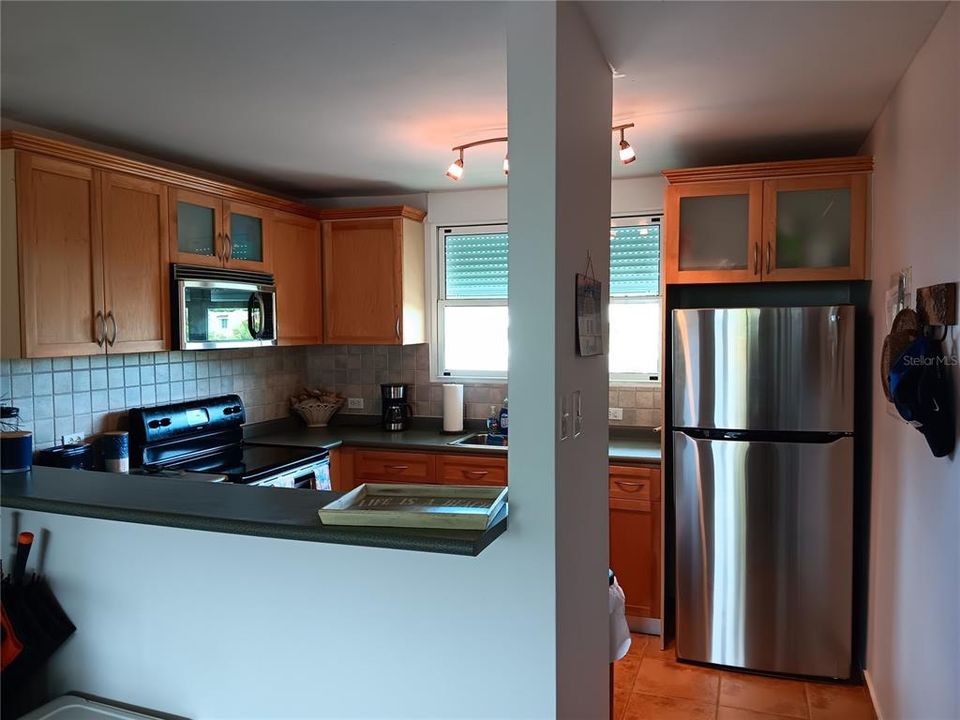 For Sale: $310,000 (1 beds, 2 baths, 871.57 Square Feet)