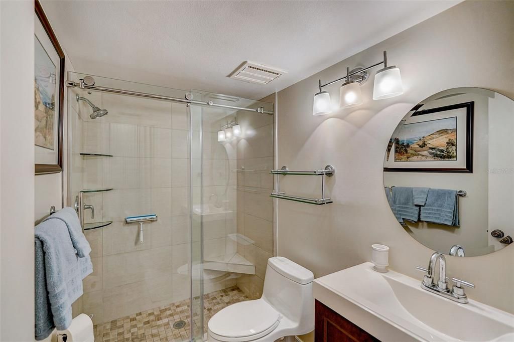 待售: $325,000 (2 贝兹, 2 浴室, 1175 平方英尺)