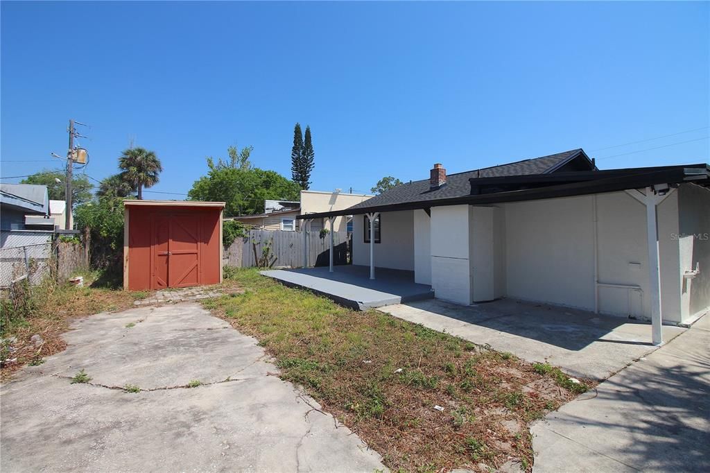 Active With Contract: $209,900 (2 beds, 2 baths, 912 Square Feet)