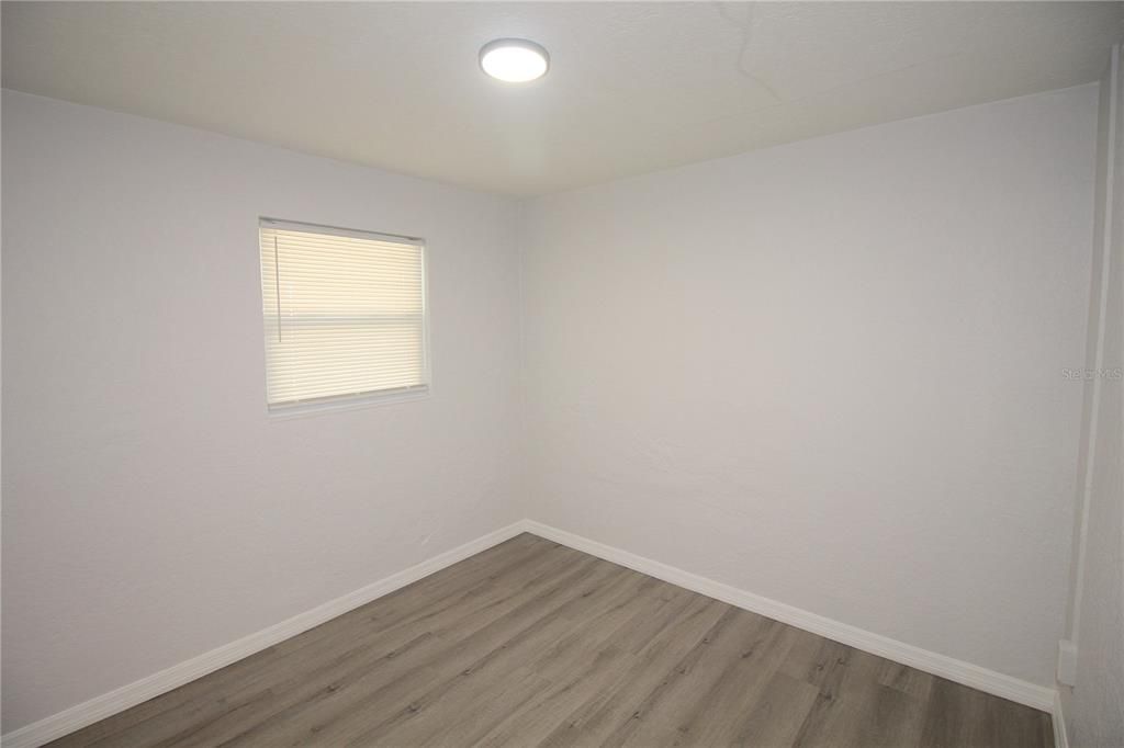Active With Contract: $209,900 (2 beds, 2 baths, 912 Square Feet)