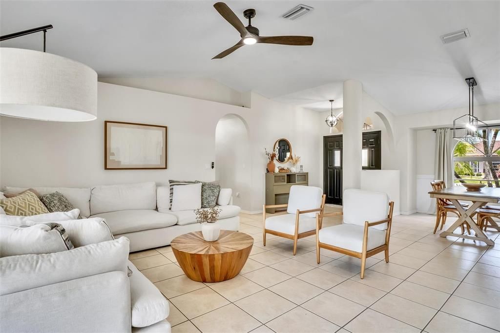 For Sale: $345,000 (3 beds, 2 baths, 1574 Square Feet)