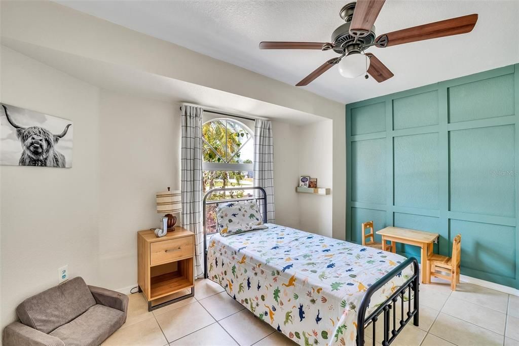 For Sale: $345,000 (3 beds, 2 baths, 1574 Square Feet)