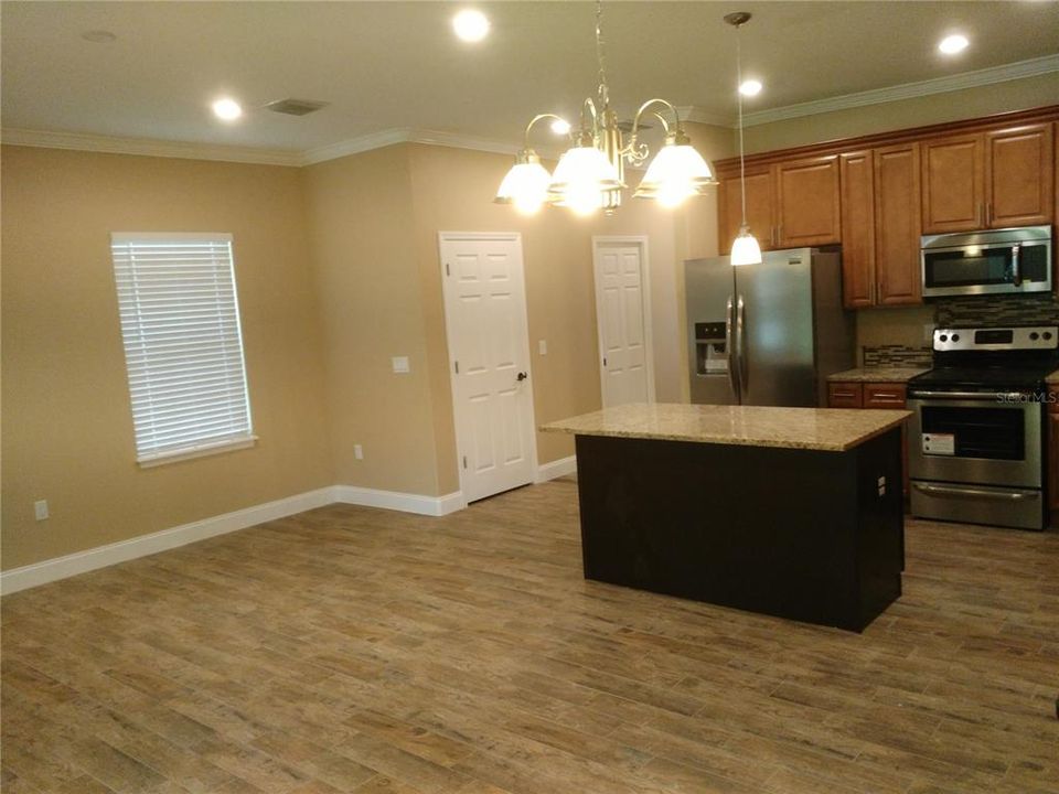 For Rent: $2,750 (3 beds, 2 baths, 1517 Square Feet)