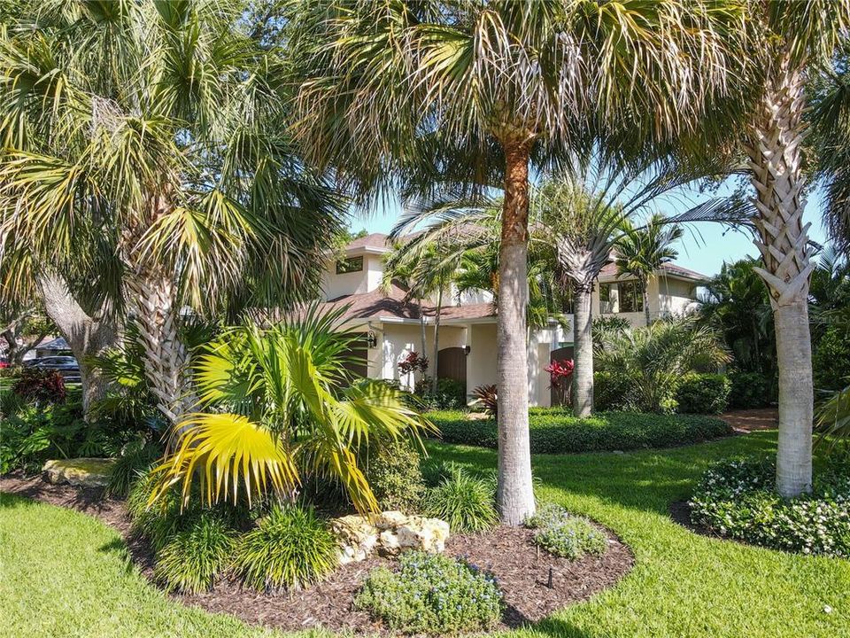 Huge Lot - every inch landscaped with intention