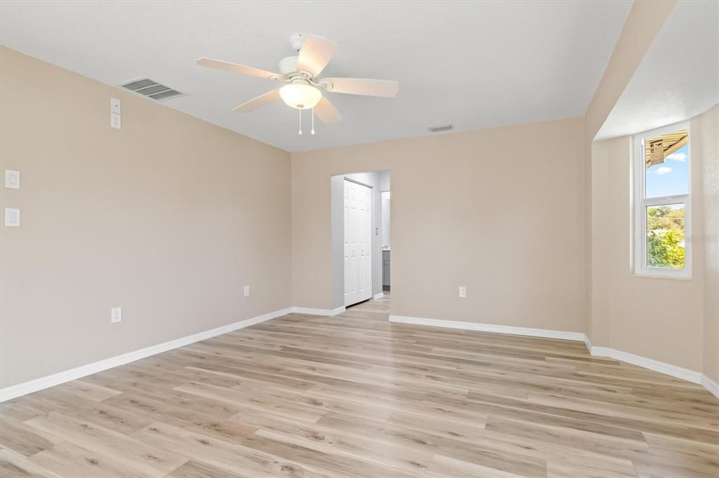 For Sale: $425,000 (3 beds, 2 baths, 1844 Square Feet)