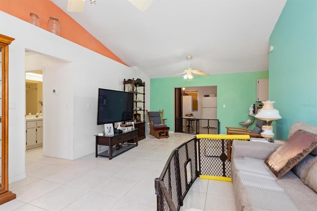 For Sale: $340,000 (3 beds, 2 baths, 1395 Square Feet)