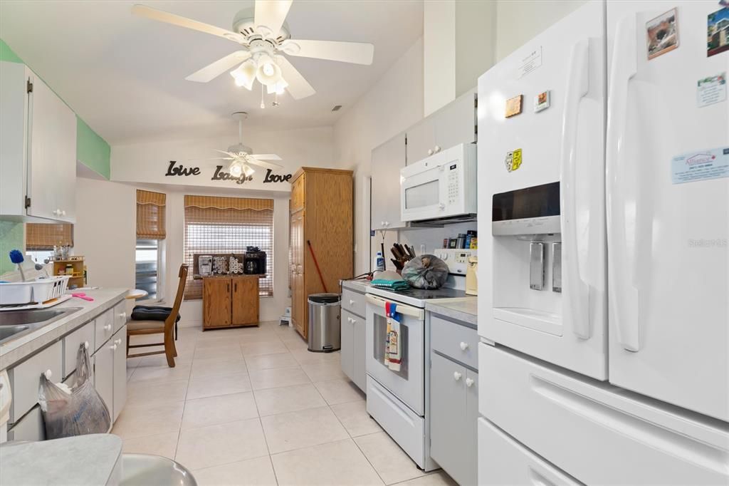 For Sale: $340,000 (3 beds, 2 baths, 1395 Square Feet)