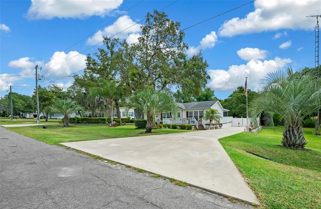 For Sale: $259,000 (3 beds, 2 baths, 1141 Square Feet)