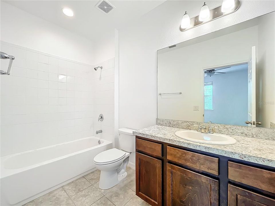 Secondary en suite bath 734 Marotta Loop