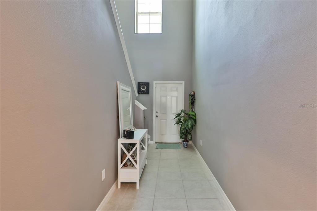 For Sale: $460,000 (5 beds, 2 baths, 2415 Square Feet)