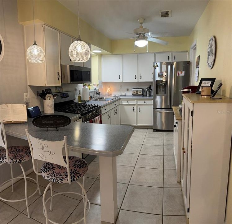 For Sale: $405,000 (4 beds, 2 baths, 1509 Square Feet)