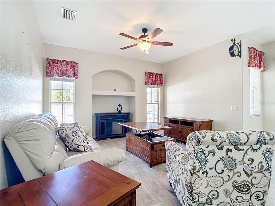 For Sale: $434,900 (3 beds, 2 baths, 1831 Square Feet)