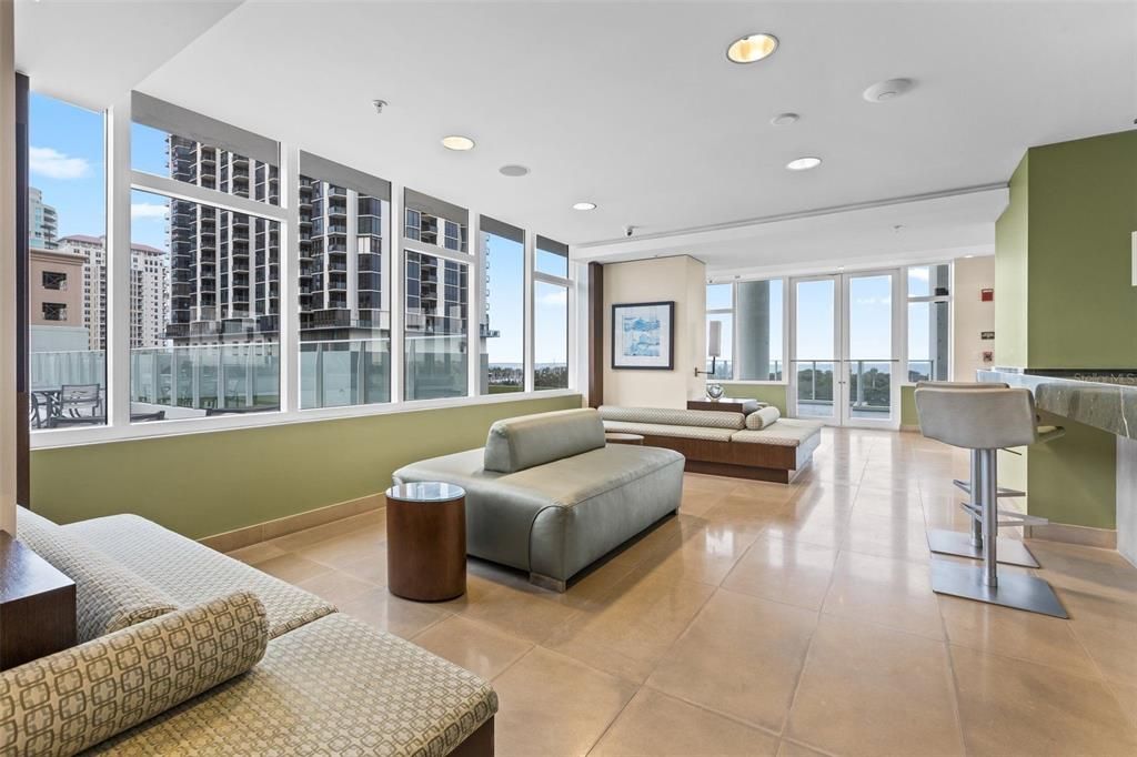 For Sale: $1,099,000 (2 beds, 2 baths, 1465 Square Feet)