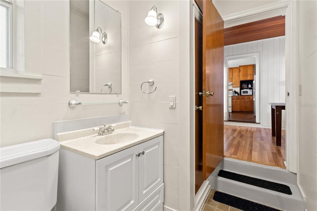 最近售出: $365,000 (3 贝兹, 2 浴室, 1591 平方英尺)