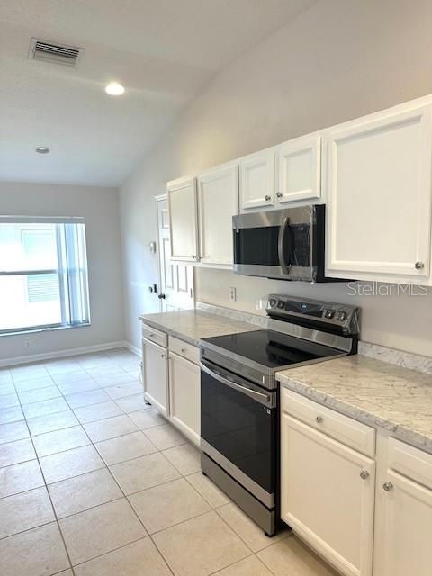 For Sale: $319,000 (4 beds, 2 baths, 1684 Square Feet)