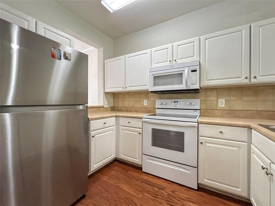For Rent: $1,650 (2 beds, 2 baths, 1295 Square Feet)