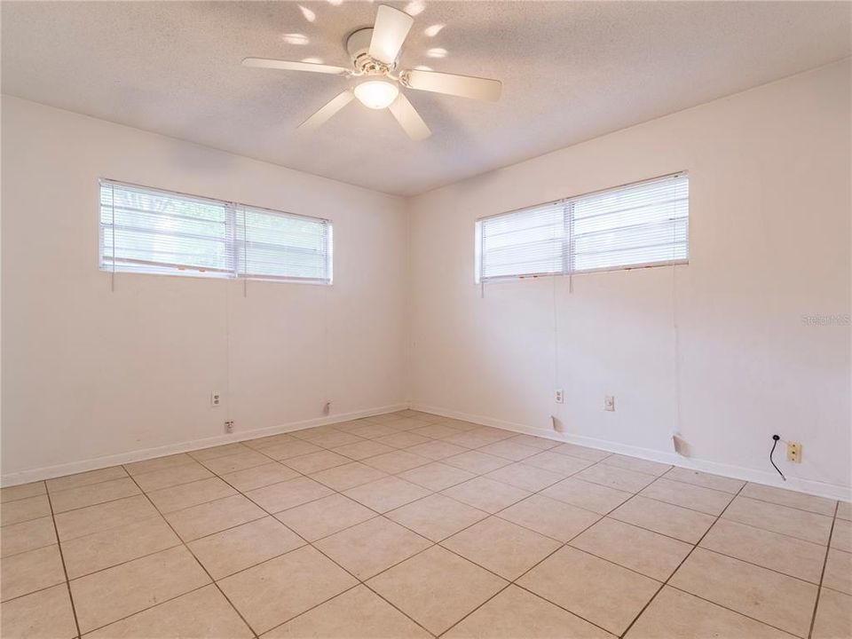 For Rent: $1,700 (3 beds, 2 baths, 1148 Square Feet)