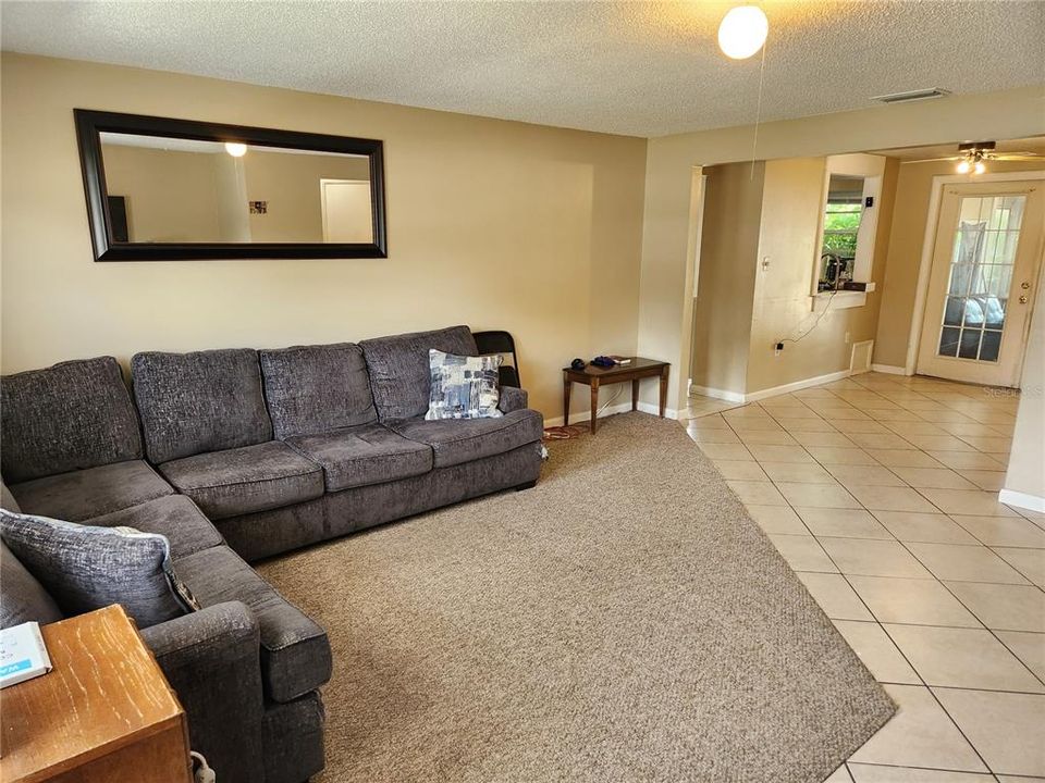 For Sale: $230,000 (2 beds, 2 baths, 1123 Square Feet)
