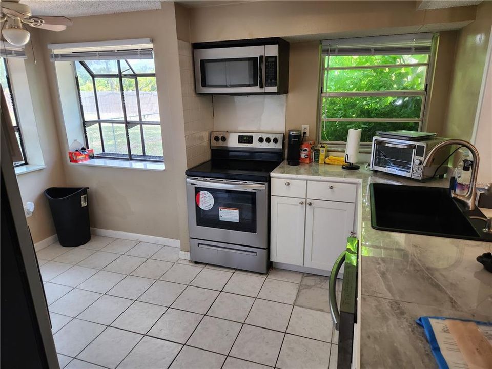 For Sale: $230,000 (2 beds, 2 baths, 1123 Square Feet)