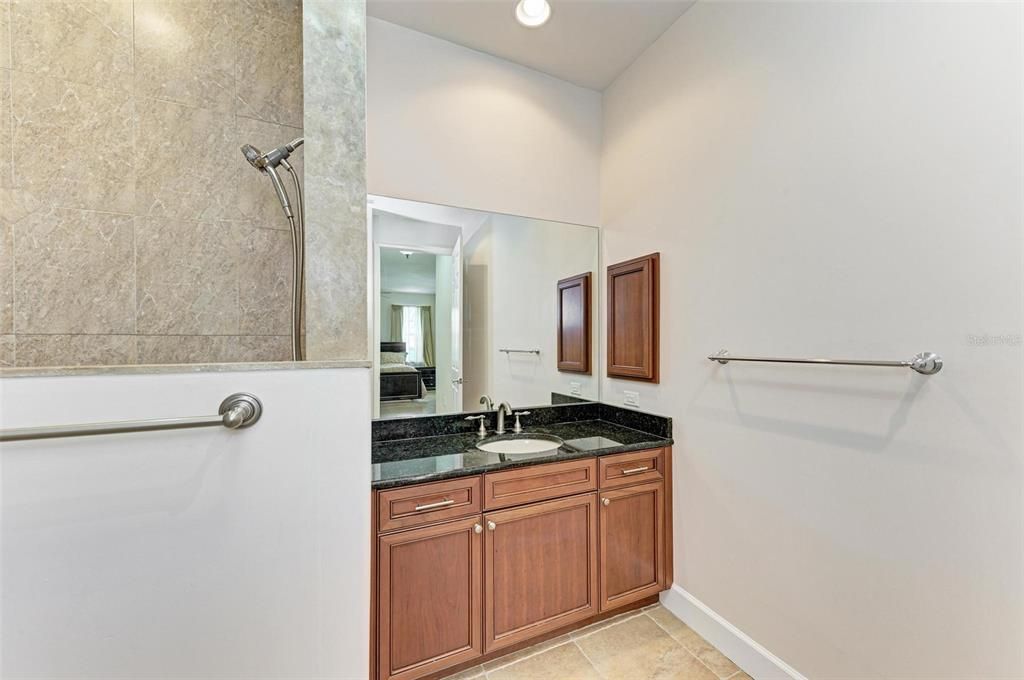 For Sale: $349,900 (2 beds, 2 baths, 1756 Square Feet)