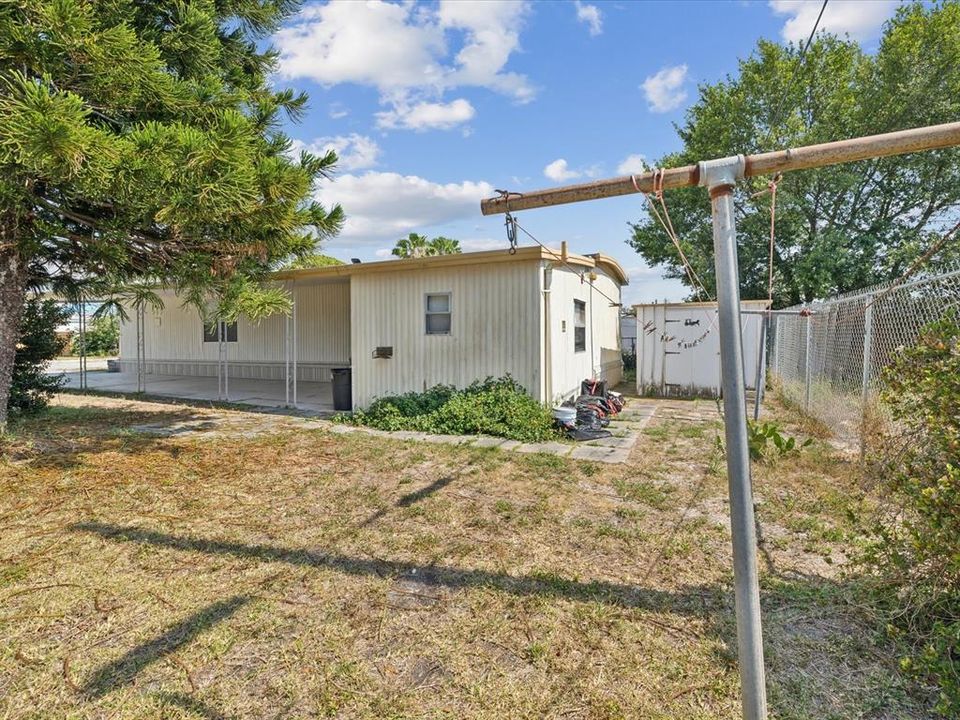 For Sale: $129,000 (3 beds, 2 baths, 784 Square Feet)