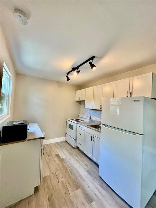 For Rent: $1,100 (1 beds, 1 baths, 344 Square Feet)