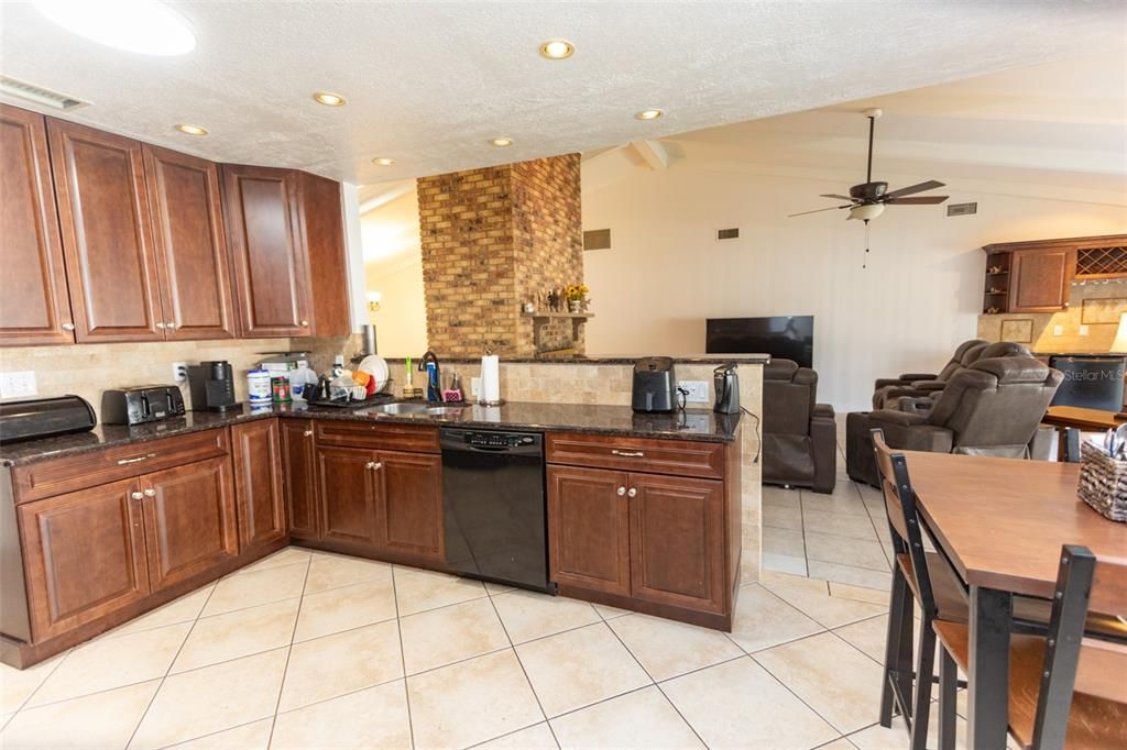For Sale: $630,000 (5 beds, 2 baths, 2639 Square Feet)