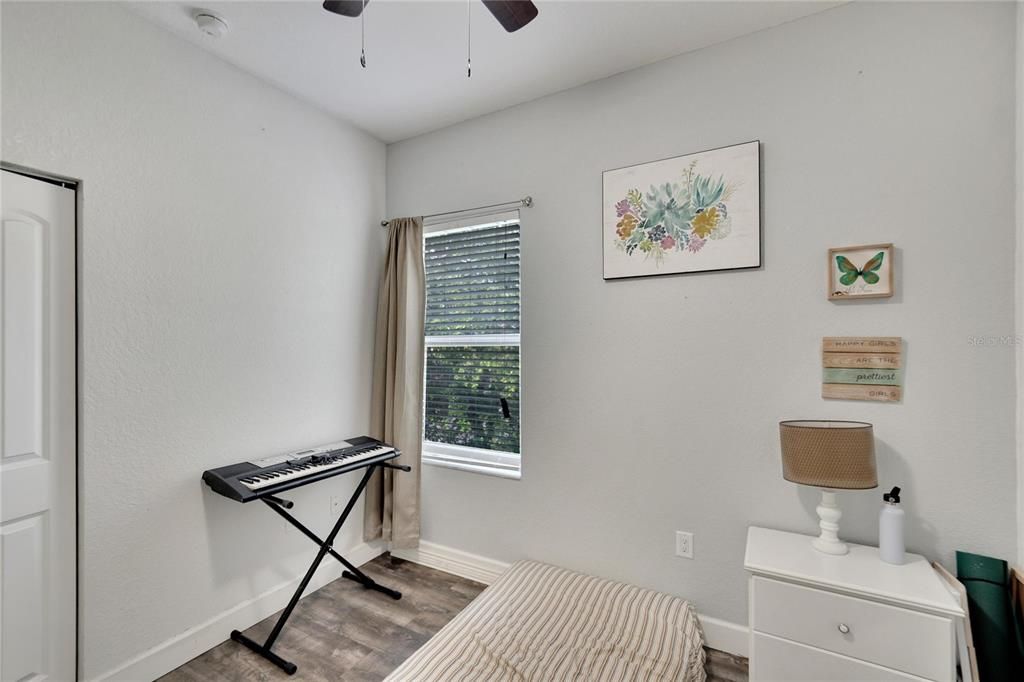 Active With Contract: $260,000 (3 beds, 2 baths, 1733 Square Feet)