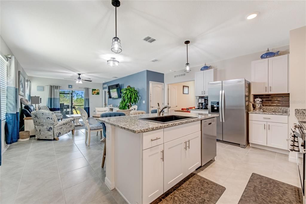 For Sale: $399,900 (3 beds, 2 baths, 1614 Square Feet)