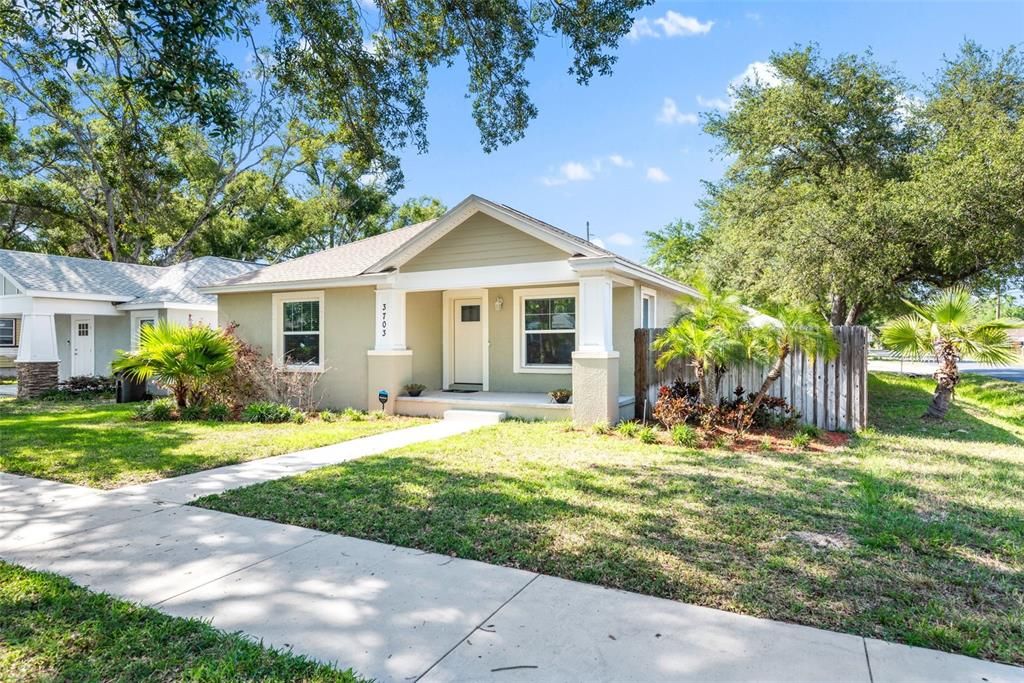 Recently Rented: $2,950 (3 beds, 2 baths, 1467 Square Feet)