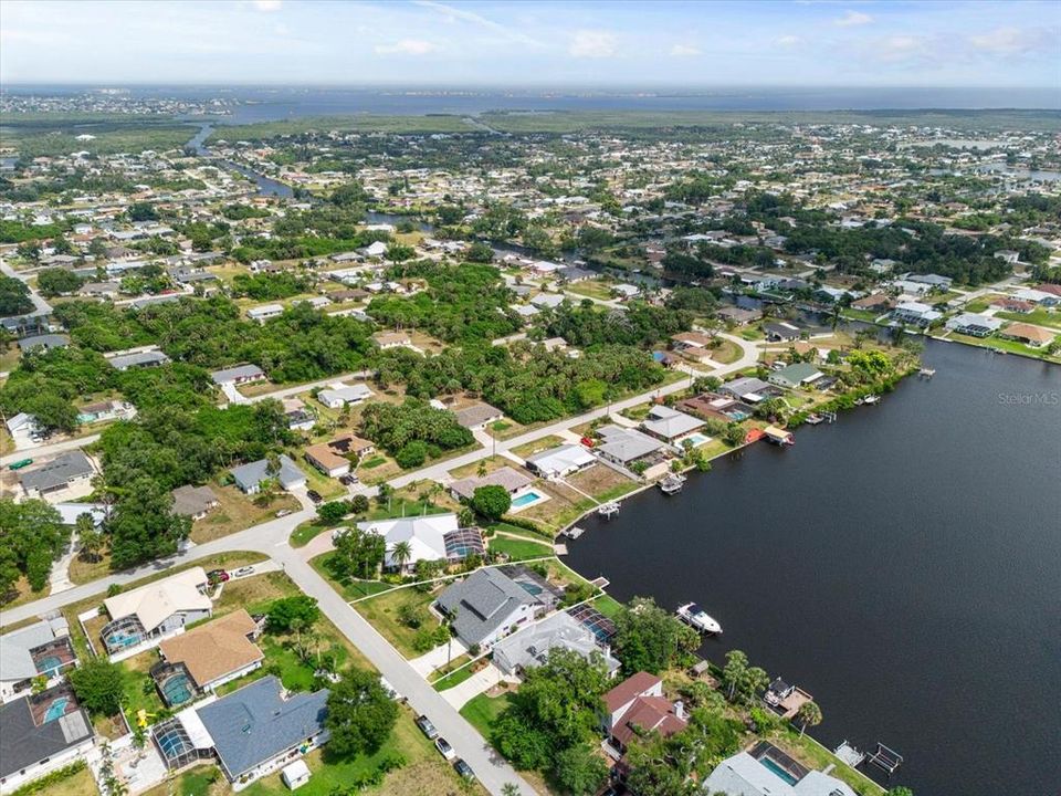 Active With Contract: $609,900 (4 beds, 2 baths, 3134 Square Feet)