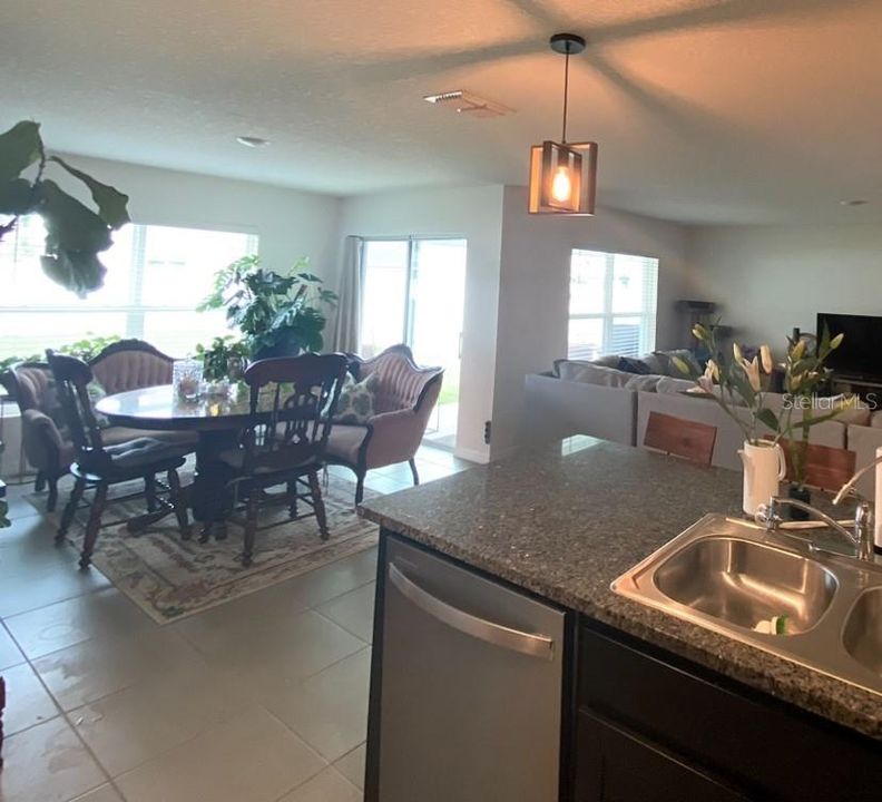For Sale: $364,900 (3 beds, 2 baths, 1674 Square Feet)