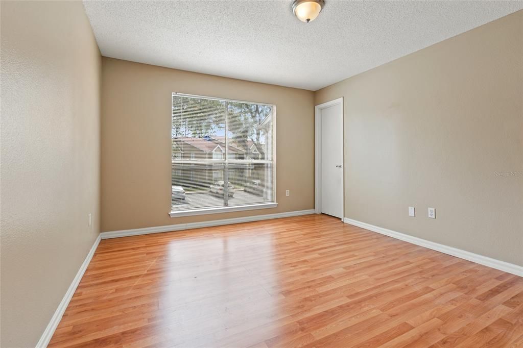 Recently Sold: $220,000 (2 beds, 2 baths, 1272 Square Feet)