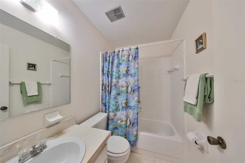 Active With Contract: $149,000 (2 beds, 2 baths, 984 Square Feet)