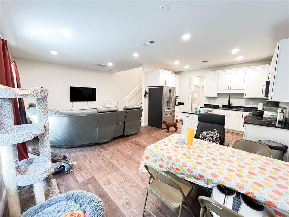 For Sale: $320,000 (2 beds, 2 baths, 1526 Square Feet)