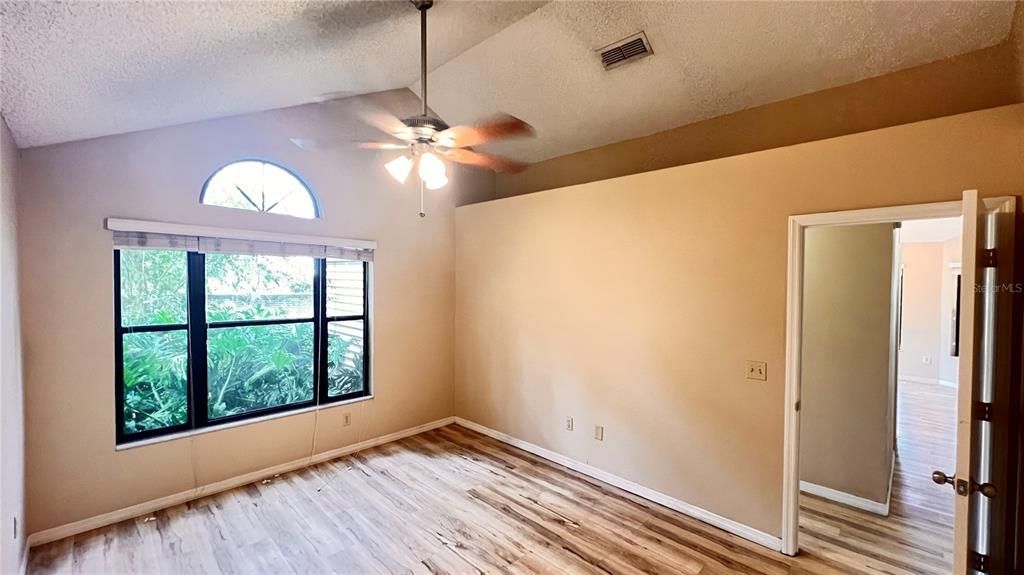 For Rent: $2,279 (3 beds, 2 baths, 1219 Square Feet)