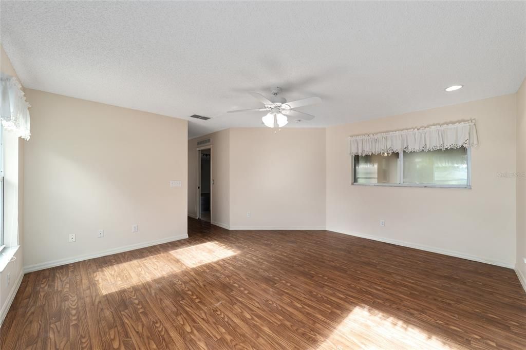 For Sale: $270,000 (2 beds, 2 baths, 1736 Square Feet)