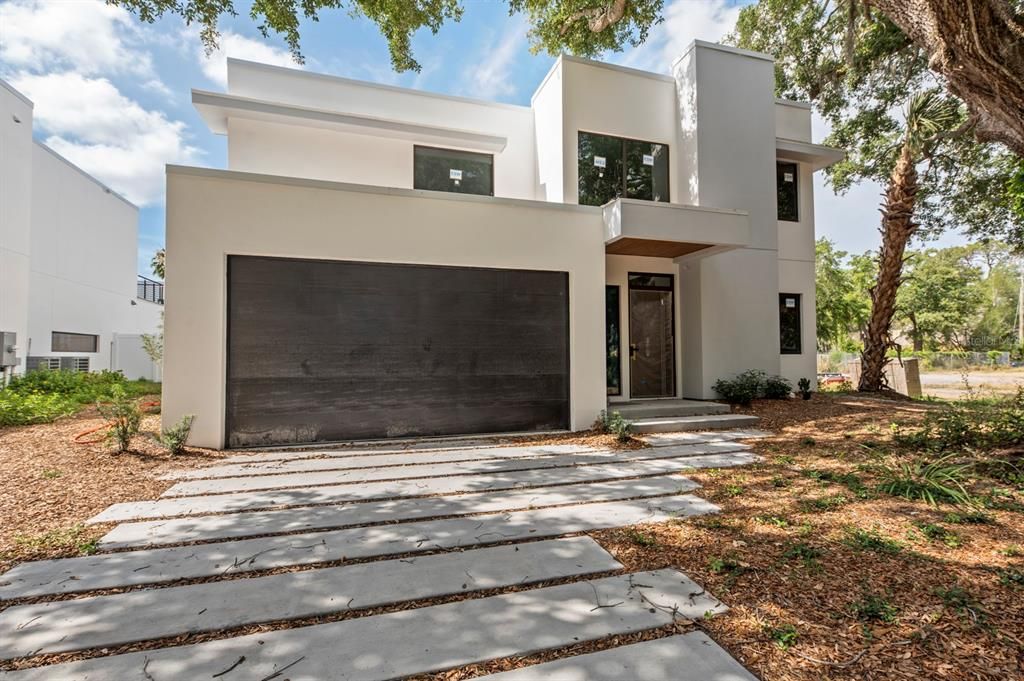 Active With Contract: $2,550,000 (4 beds, 4 baths, 3005 Square Feet)