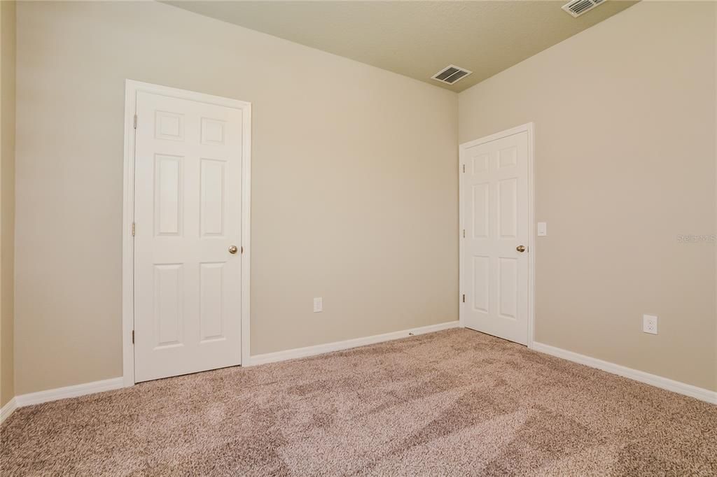 For Rent: $2,645 (3 beds, 2 baths, 2304 Square Feet)