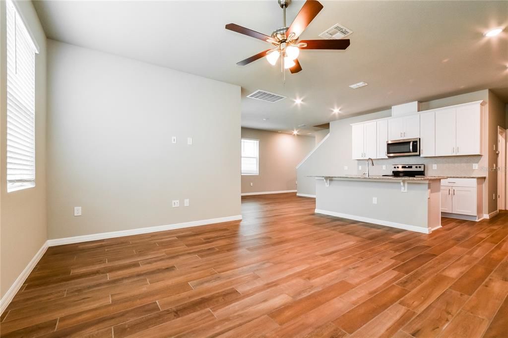 For Rent: $2,645 (3 beds, 2 baths, 2304 Square Feet)