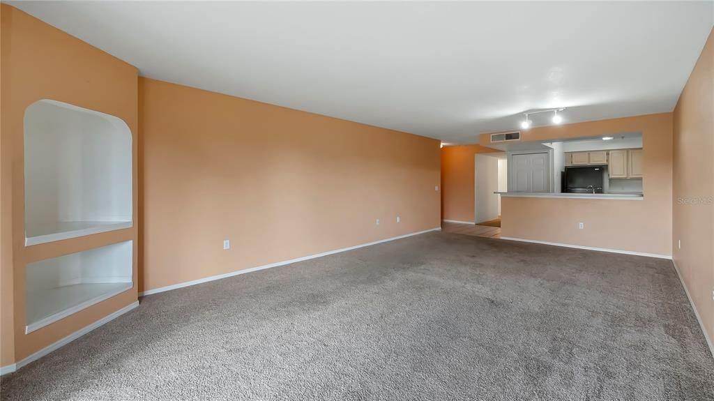 For Sale: $245,000 (2 beds, 2 baths, 1466 Square Feet)