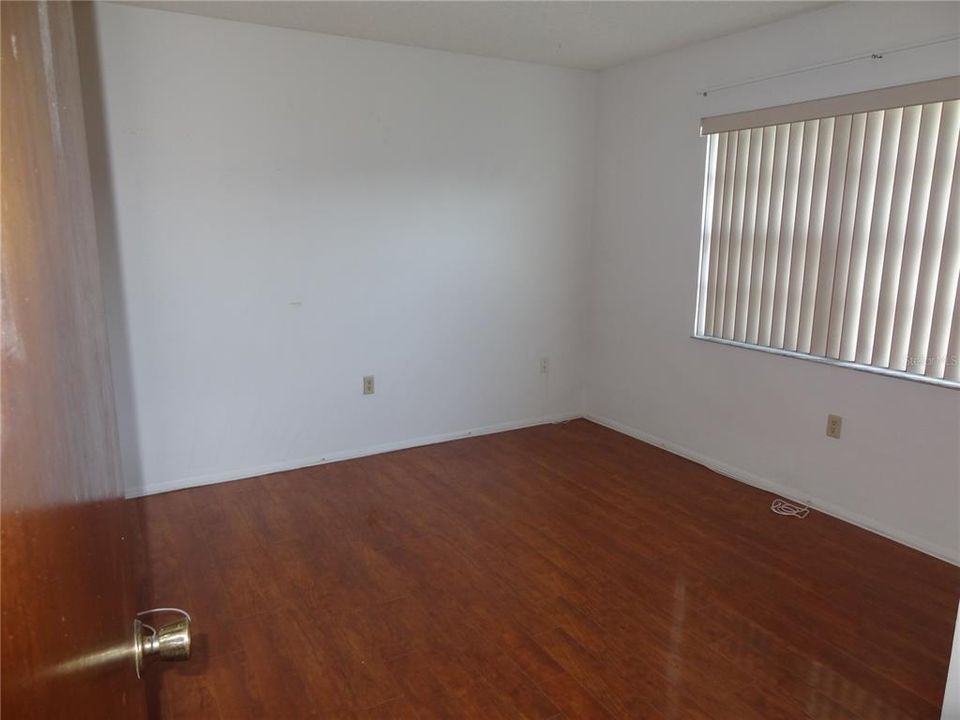 For Sale: $229,900 (2 beds, 2 baths, 987 Square Feet)